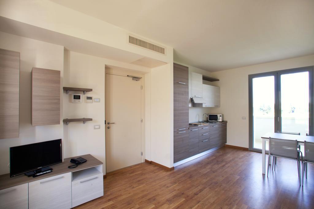 Residence Le Querce Cernusco sul Naviglio Szoba fotó