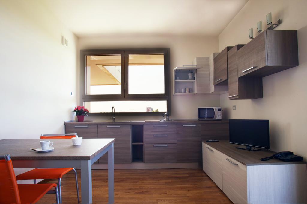 Residence Le Querce Cernusco sul Naviglio Szoba fotó