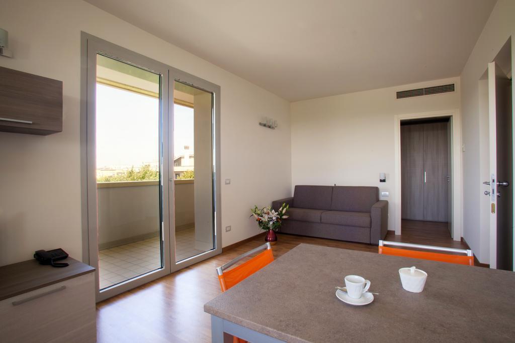 Residence Le Querce Cernusco sul Naviglio Szoba fotó